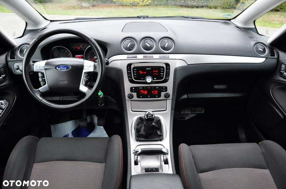 Ford S-Max - 31
