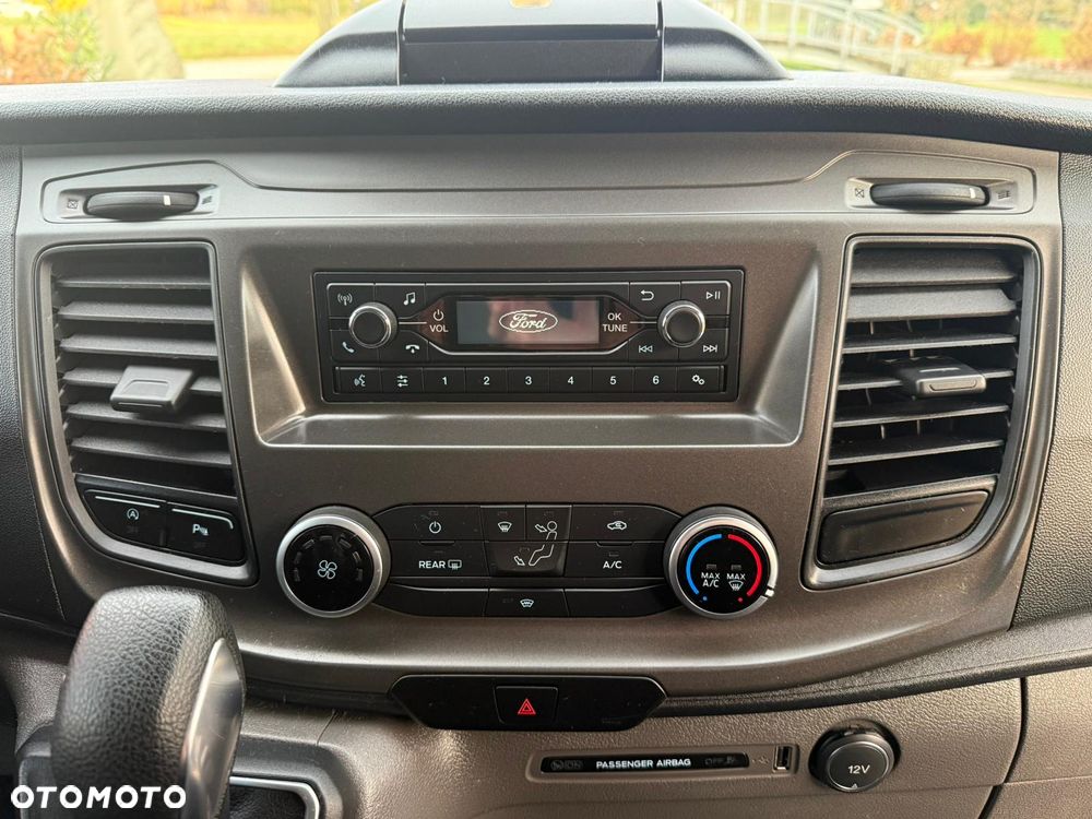 Ford Tranzit Custom - 17