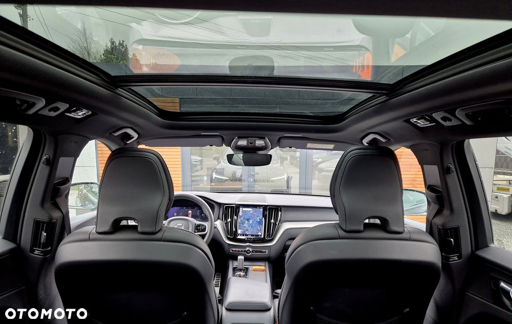 Volvo XC 60 T6 Plug-In Hybrid AWD Plus Dark - 9