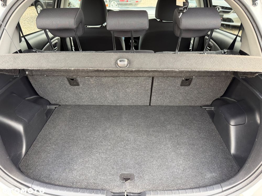 Toyota Yaris - 17