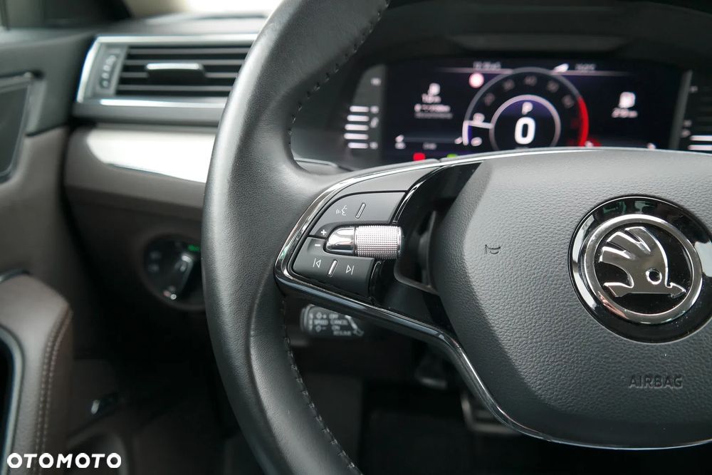 Skoda Superb 2.0 TSI L&K DSG - 19