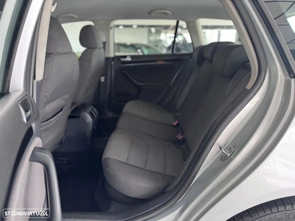 VW Golf Variant 1.6 TDi Confortline - 20