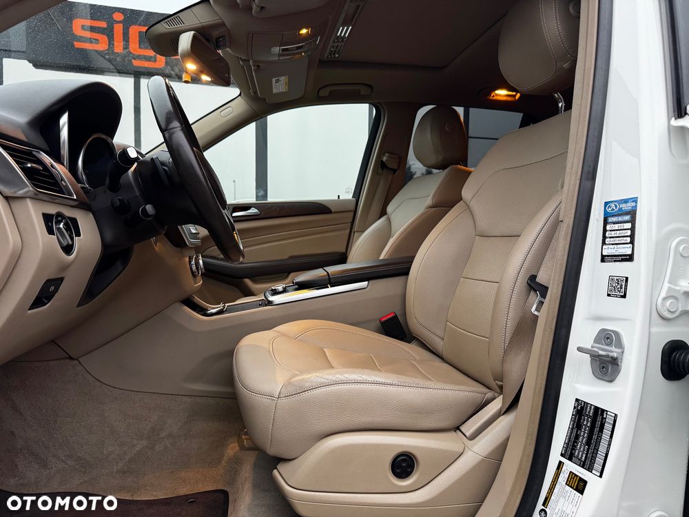 Mercedes-Benz ML 350 4MATIC (BlueEFFICIENCY) 7G-TRONIC - 25