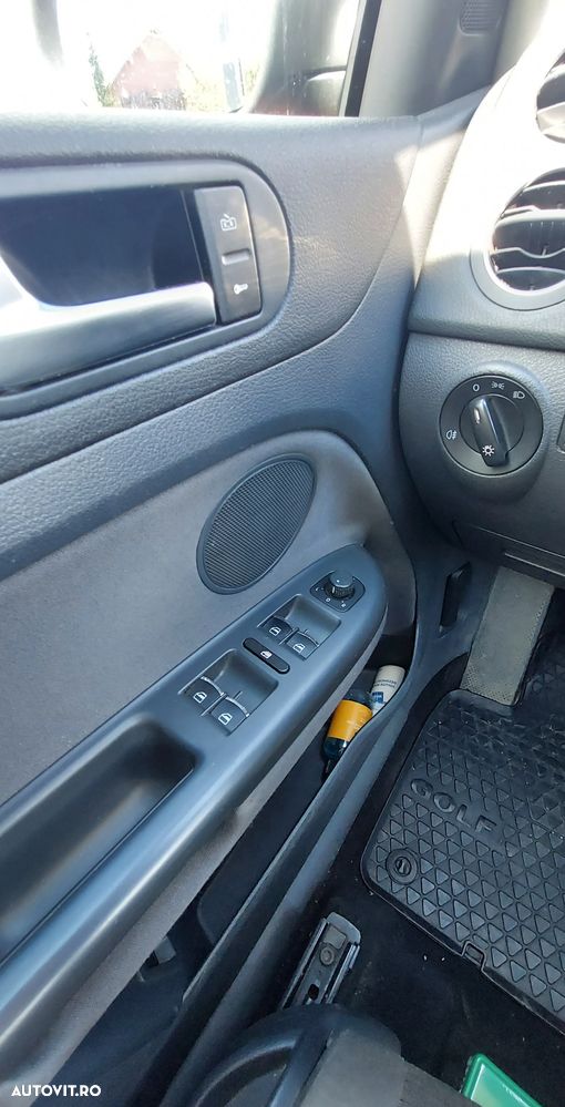 Volkswagen Golf Plus 1.9 TDI Edition - 10
