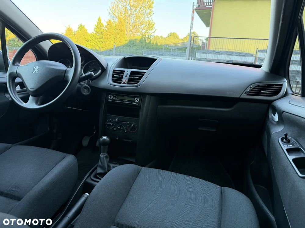 Peugeot 207 1.4 Trendy - 19