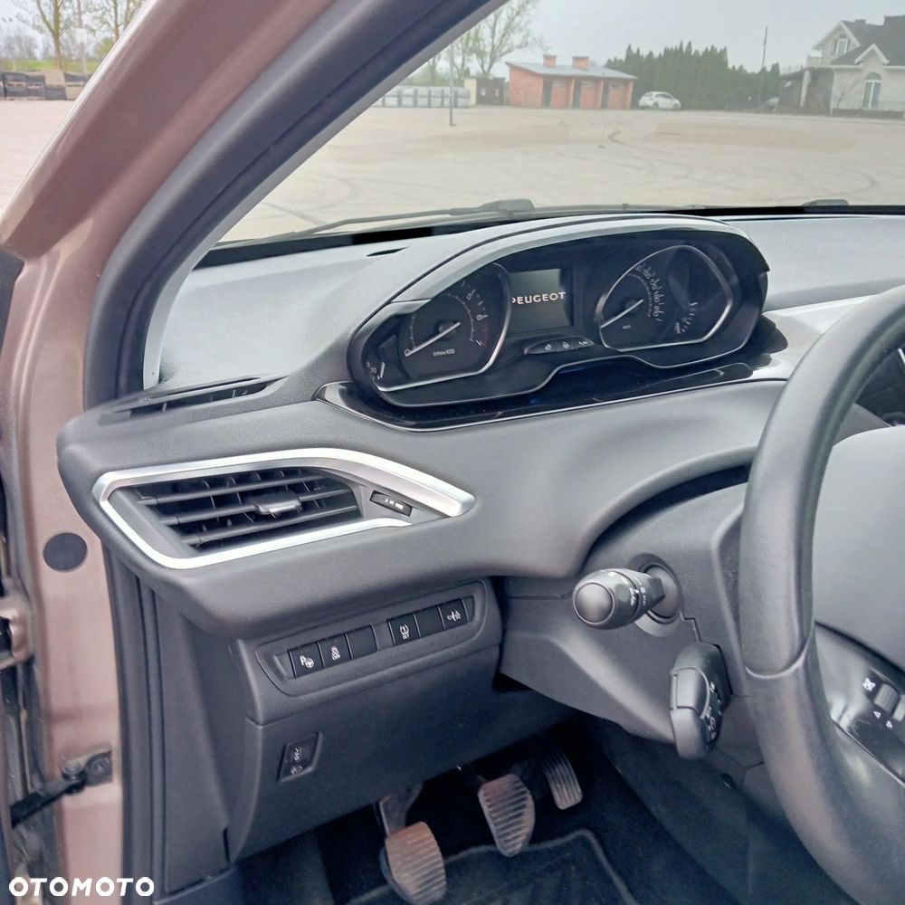 Peugeot 208 1.2 PureTech Allure - 9