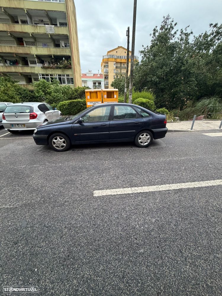 Renault Laguna 1.6 RXE - 1