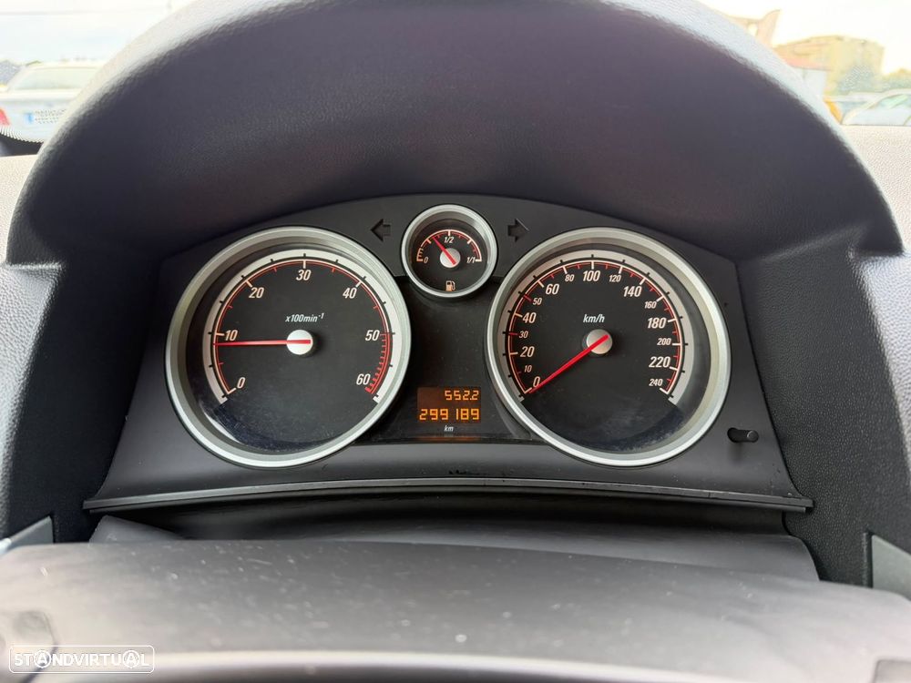 Opel Astra GTC 1.7 CDTi - 34