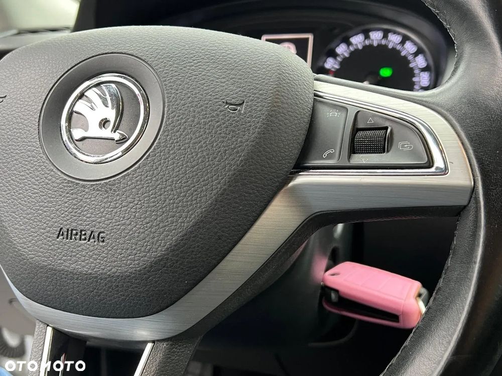 Skoda RAPID 1.4 TDI DPF Style DSG - 17