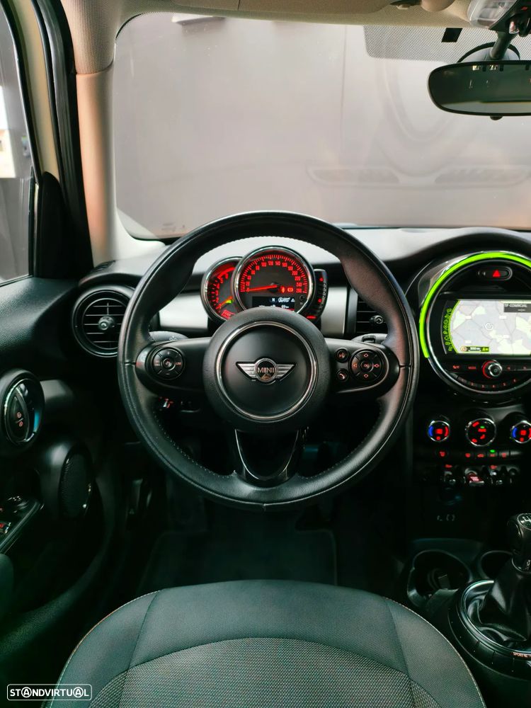 MINI 5 Portas Cooper D - 32