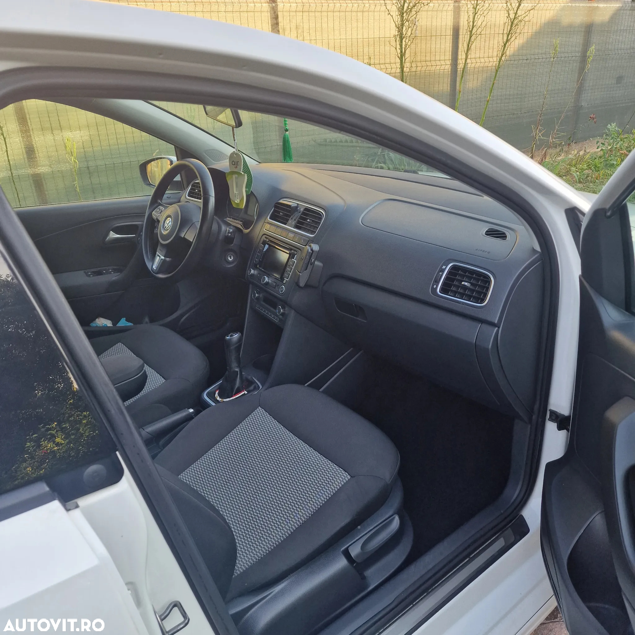 Volkswagen Polo - 2