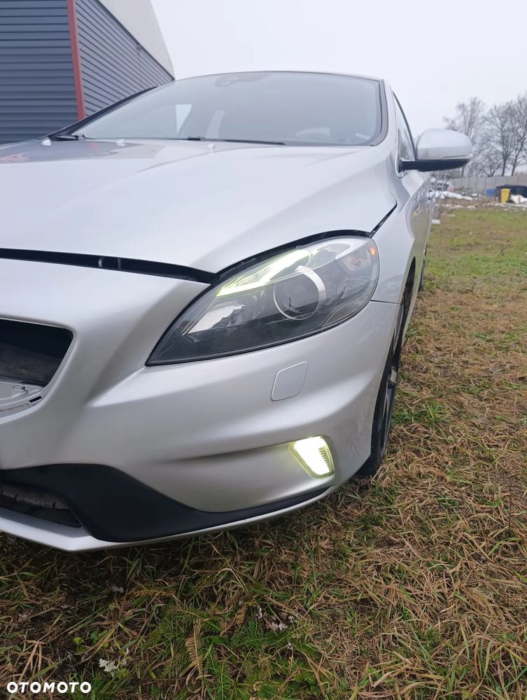 Volvo V40 T3 R Design - 18