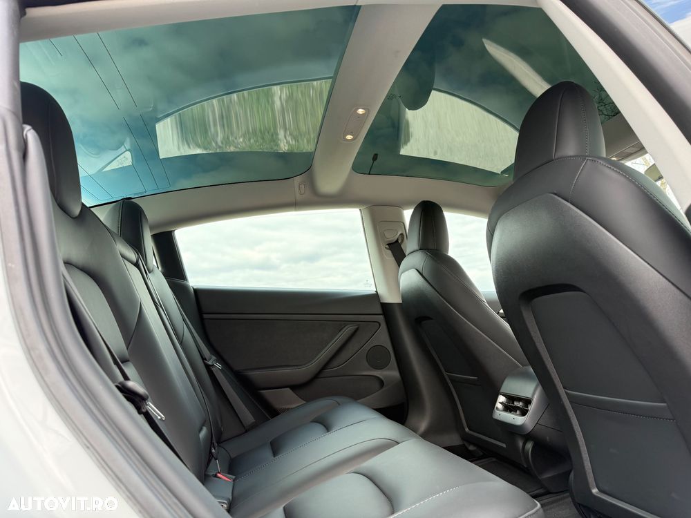 Tesla Model 3 RWD - 24