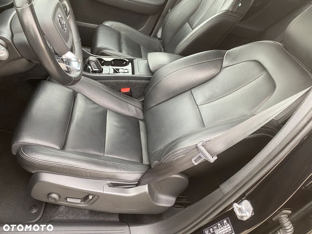 Volvo XC 40 T3 R-Design - 11