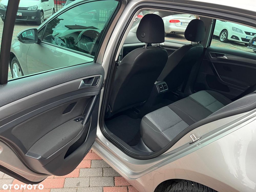 Volkswagen Golf 1.6 TDI DPF BlueMotion Technology Comfortline - 24