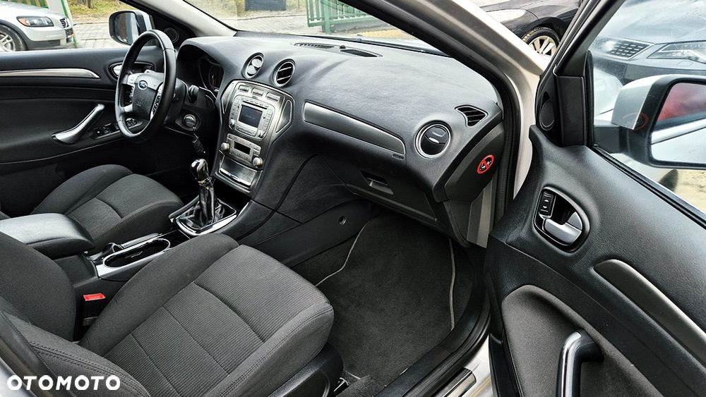 Ford Mondeo 2.0 Platinium X - 38