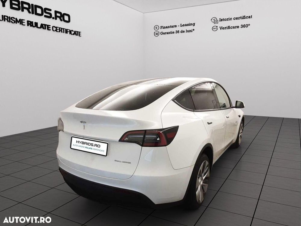 Tesla Model Y - 4
