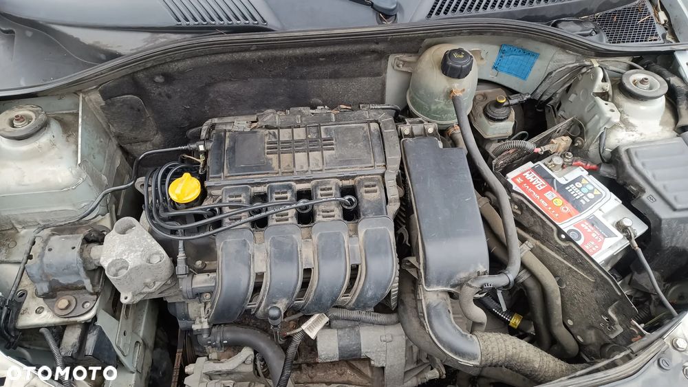 Renault Clio 1.2 16V Authentique - 10