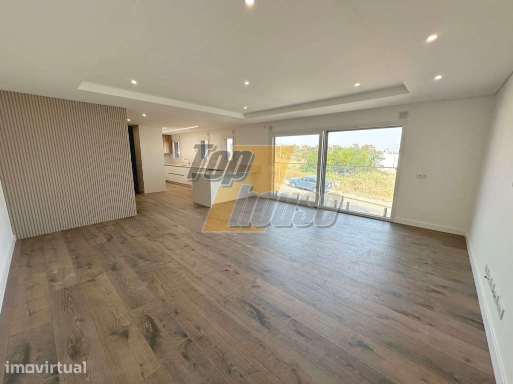 Apartamento T3+2 duplex de luxo com parqueamento - Feijó - Grande imagem: 2/33