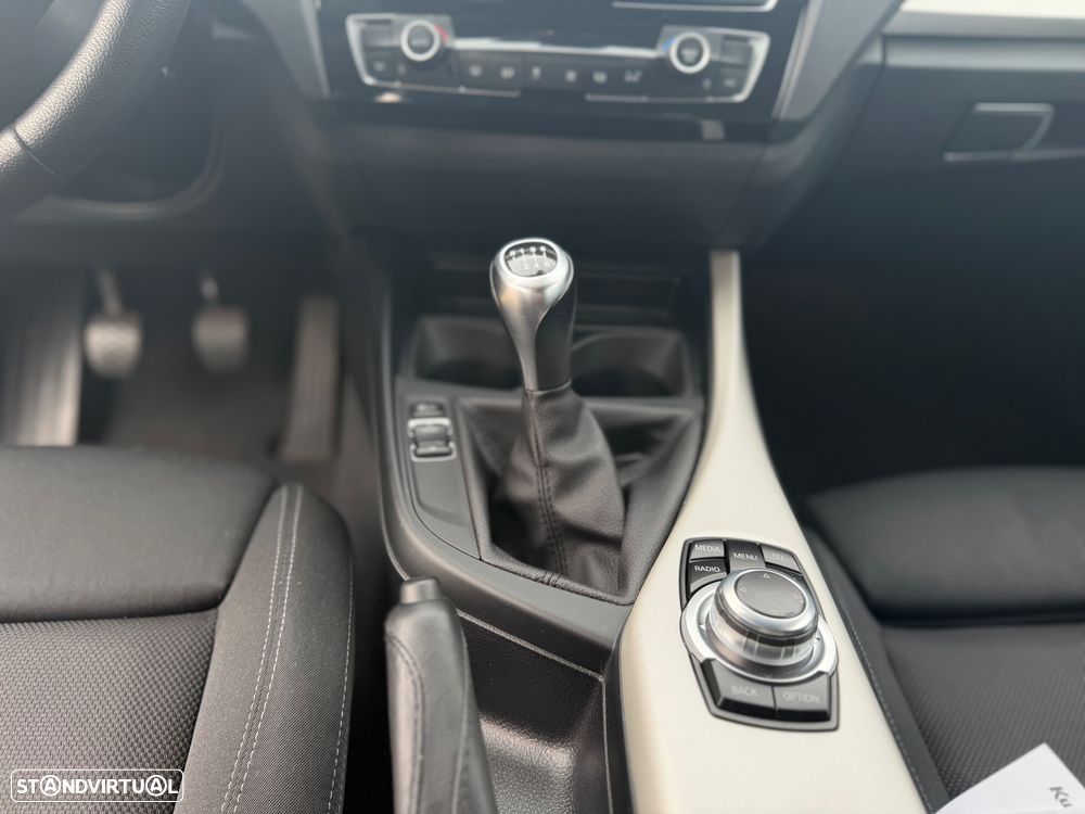 BMW 116 d Sport Line - 11