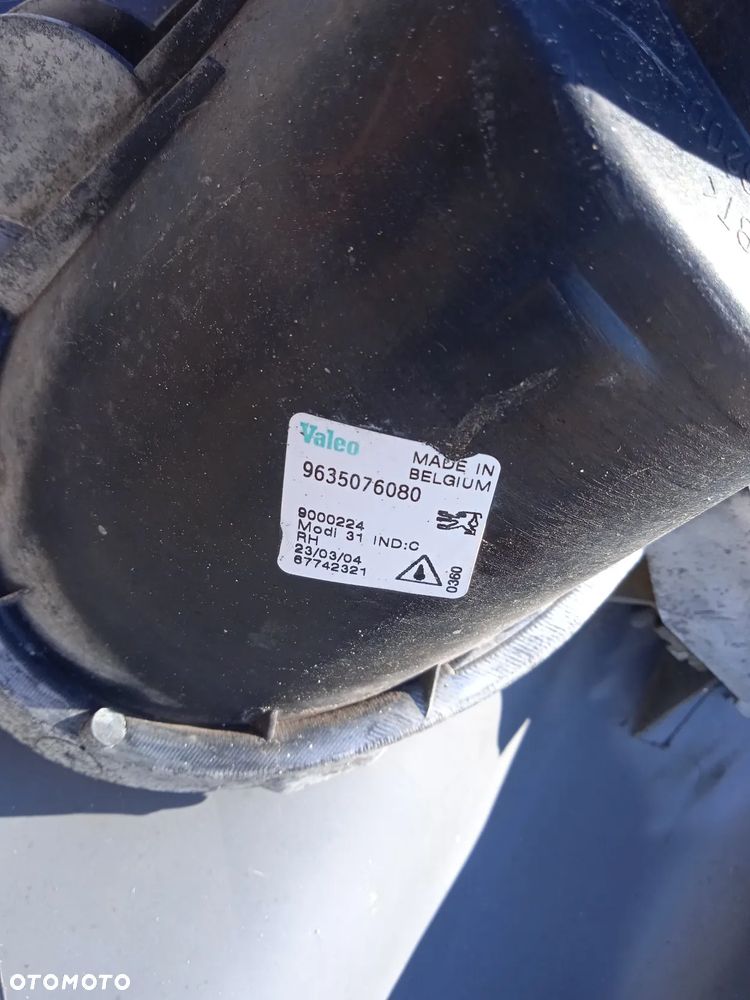 Zderzak przód Peugeot 206 Lift - 7