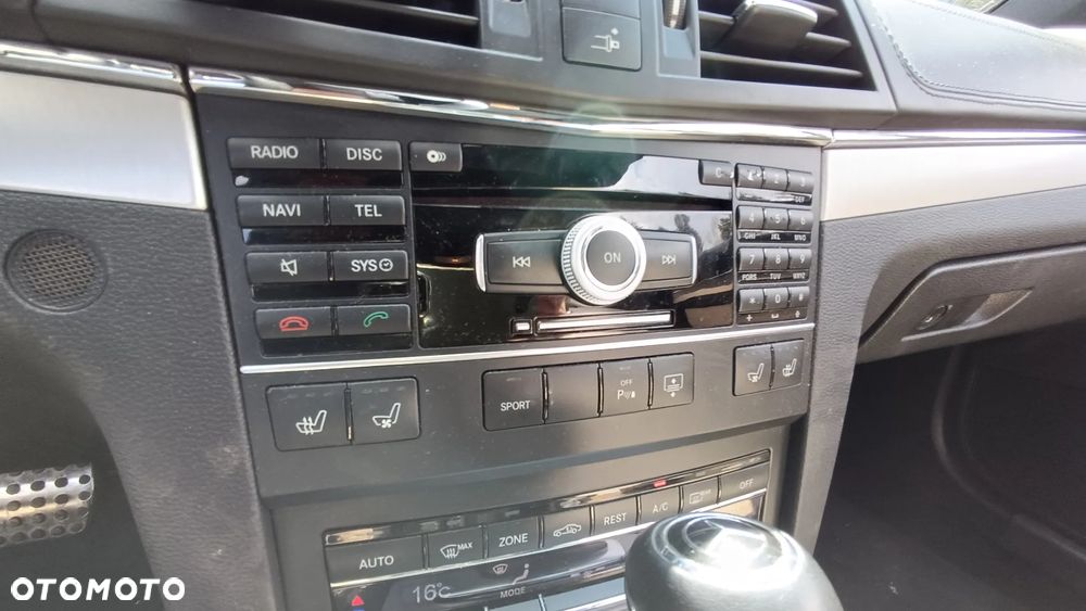 Mercedes-Benz Klasa E 500 7G-TRONIC Avantgarde - 25