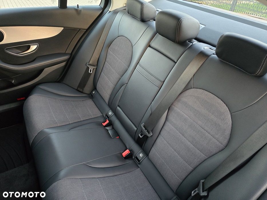 Mercedes-Benz Klasa C 220 d 9G-TRONIC - 31