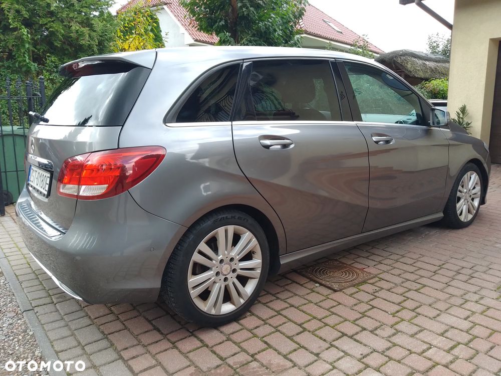 Mercedes-Benz B-Class 2015 photo 3