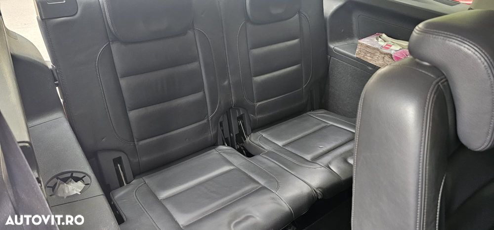 Volkswagen Touran - 8