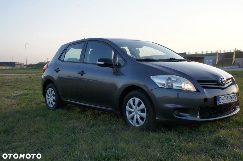 Toyota Auris 1.4 D-4D 2010 - 4