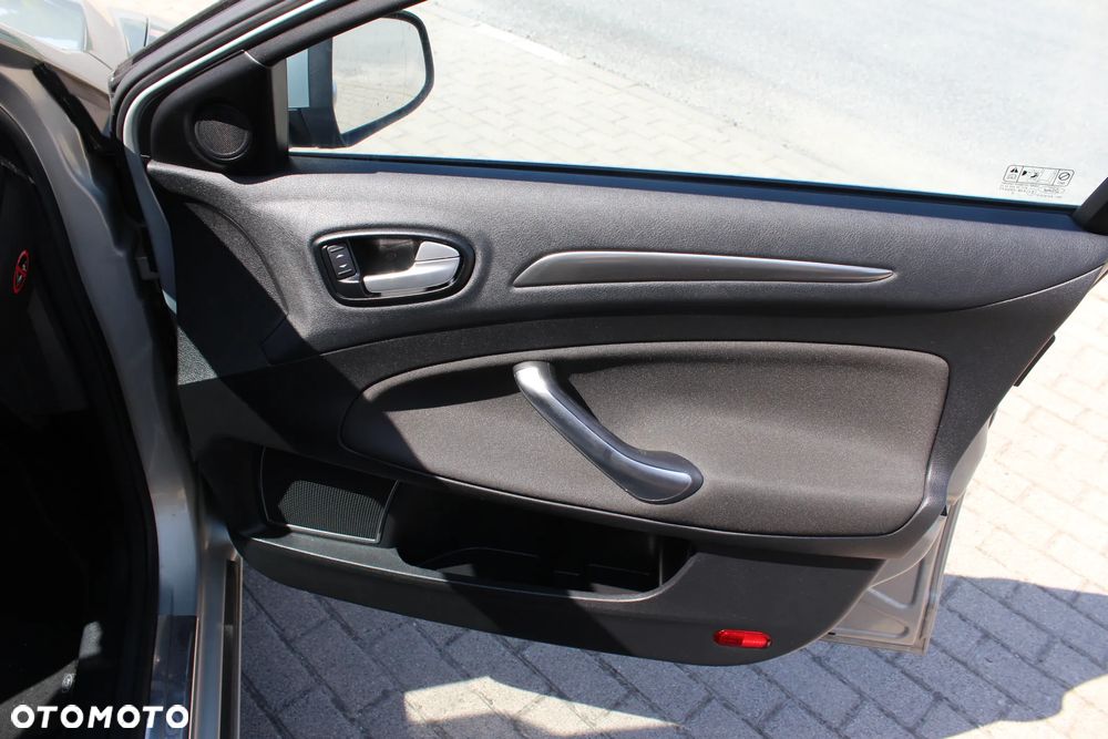Ford Mondeo - 23
