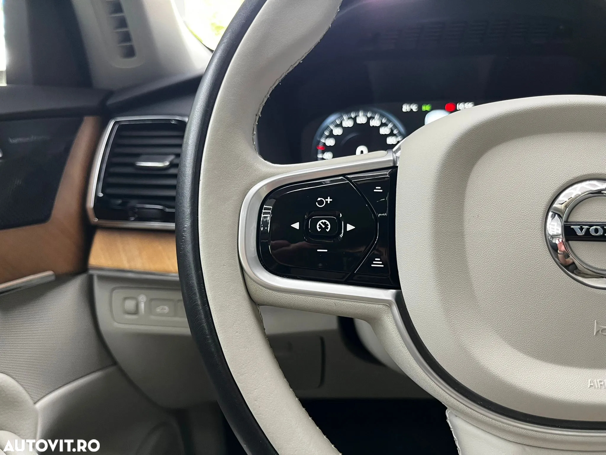 Volvo XC 90 T8 AWD Recharge Geartronic Inscription - 19