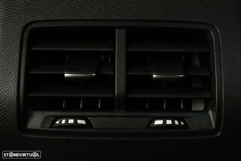 Peugeot 408 1.6 Hybrid Allure e-EAT8 - 23