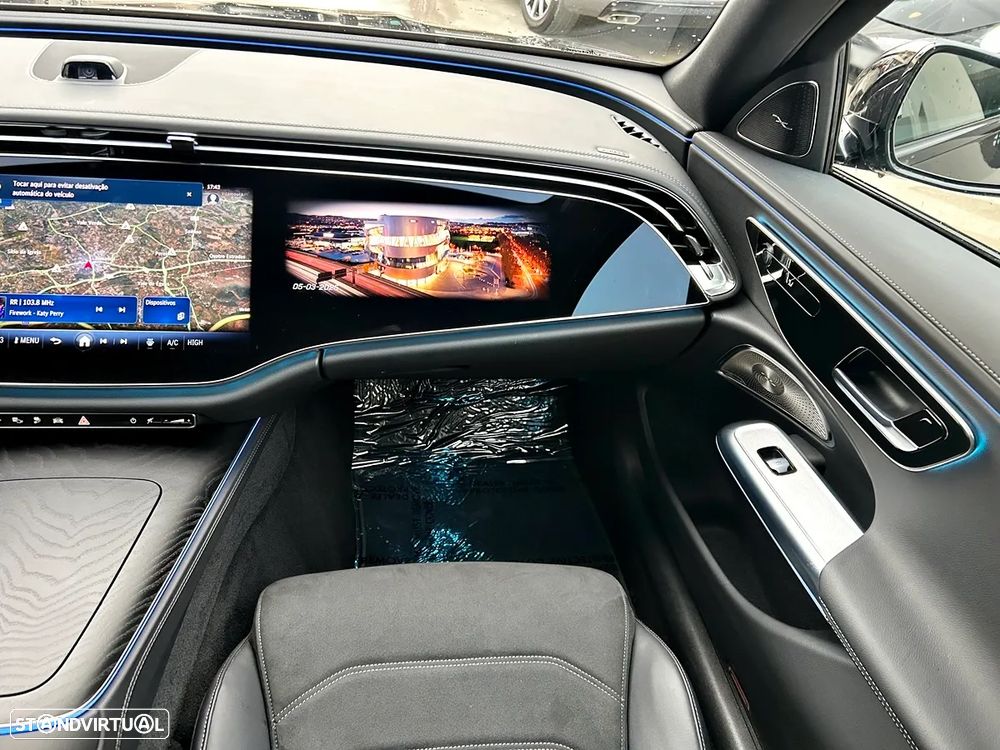 Mercedes-Benz E 300 e AMG Line - 12