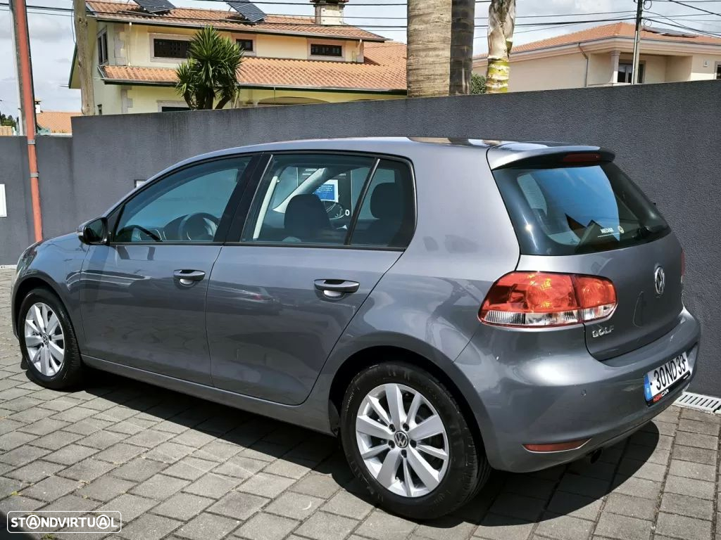 VW Golf 1.6 TDi Confortline DSG - 12