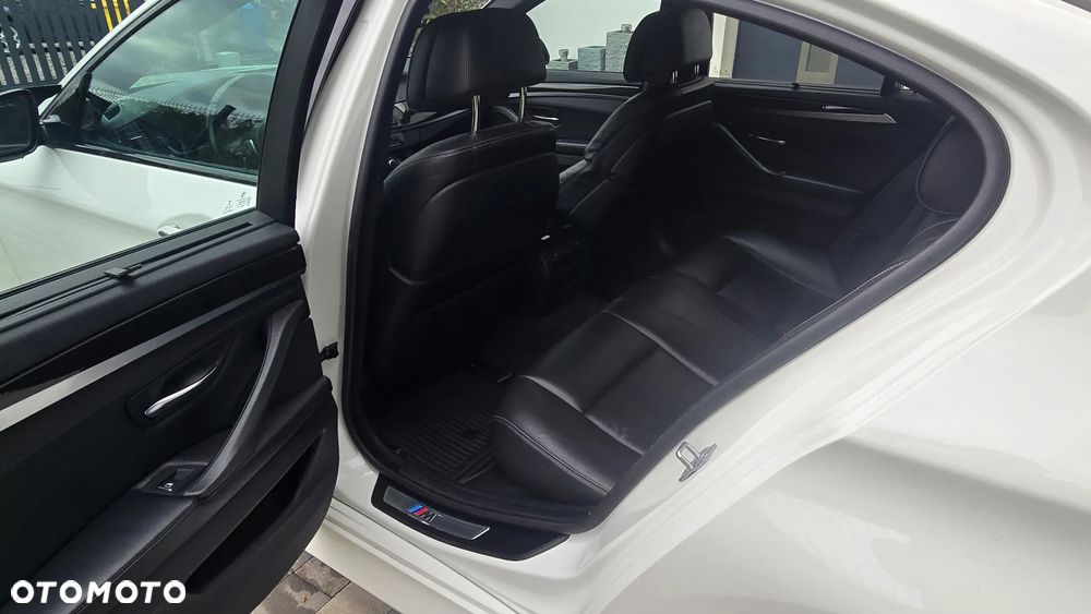 BMW Seria 5 535i xDrive - 7
