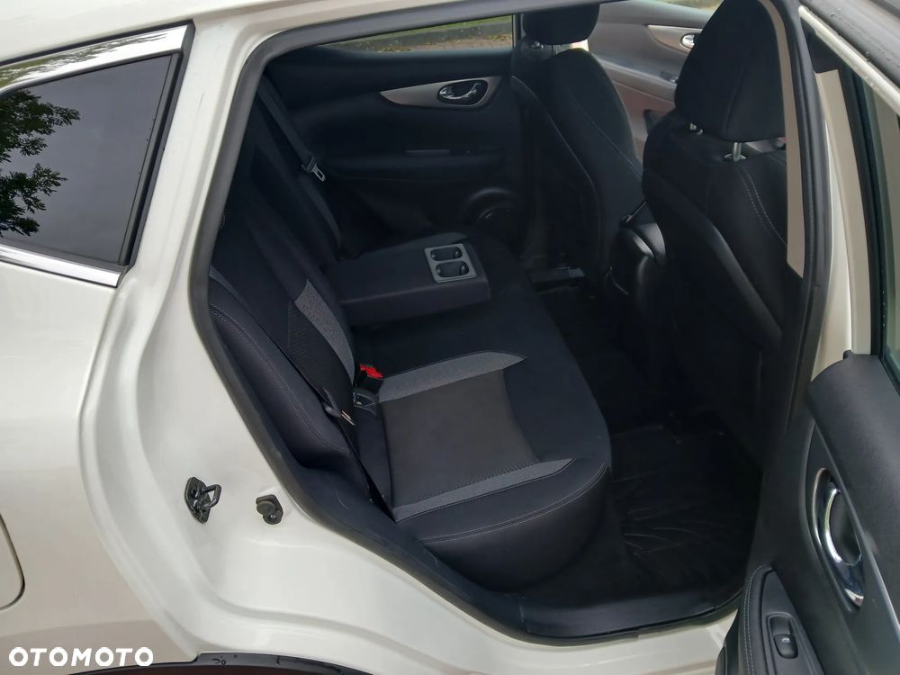 Nissan Qashqai 1.3 DIG-T N-Connecta - 26