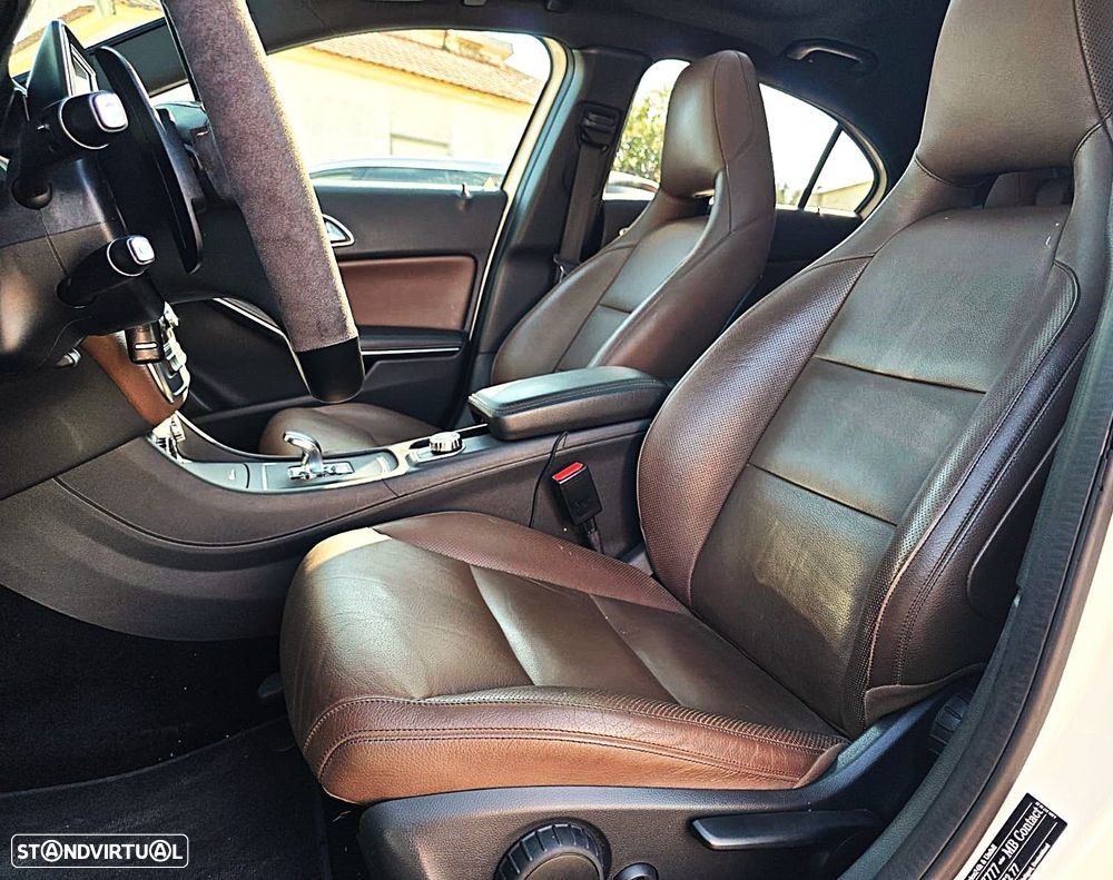 Mercedes-Benz A 45 AMG 4-Matic - 12