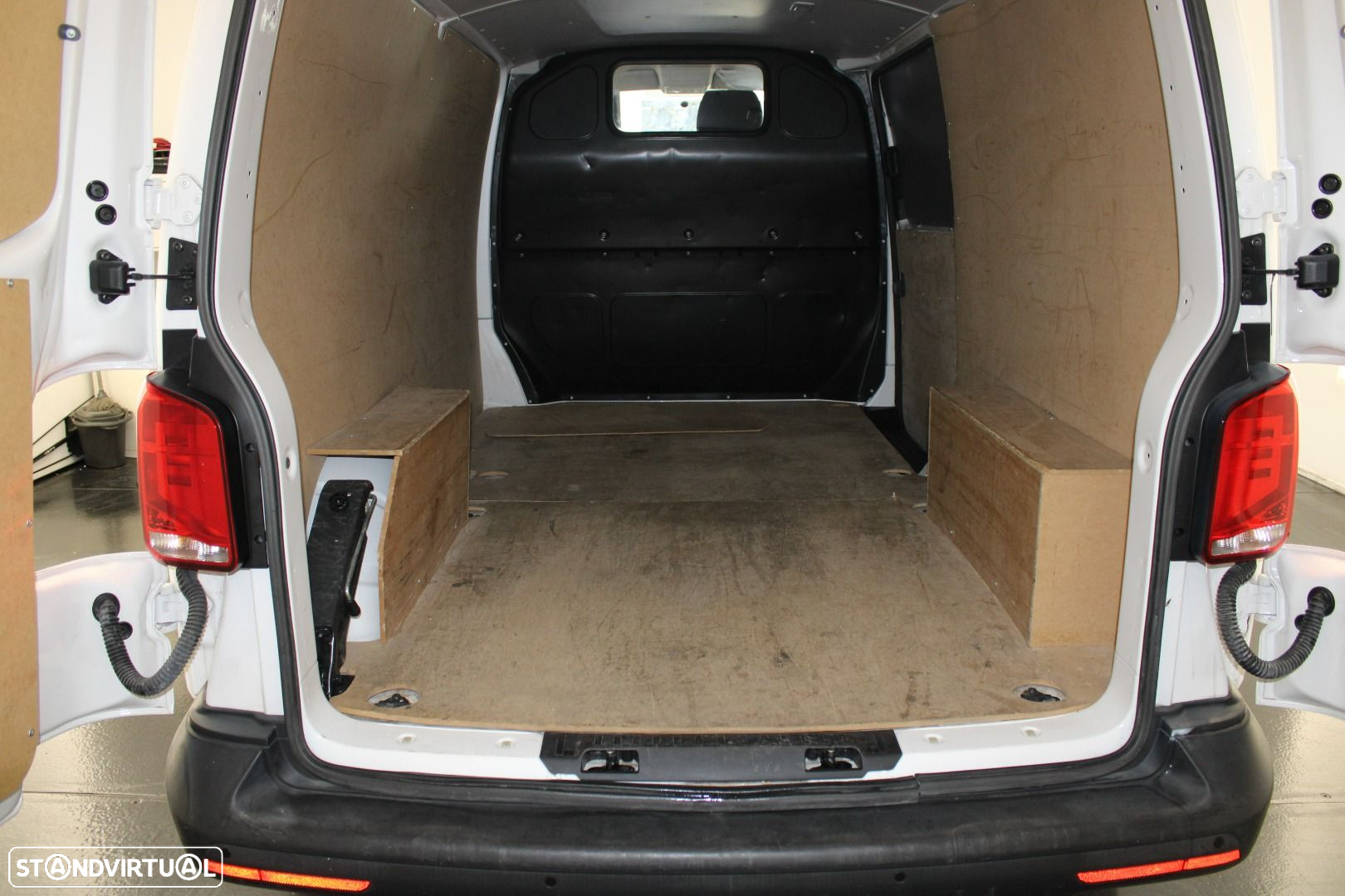 VW TRNASPORTER 6.1 ABT-E - 21