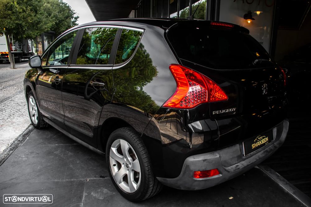 Peugeot 3008 1.6 HDi Executive - 3