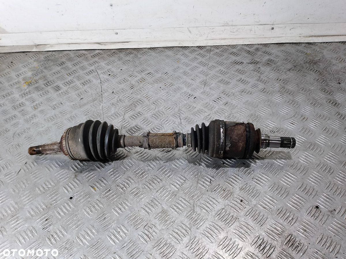 PÓŁOŚ LEWA PRZÓD TOYOTA AVENSIS I T22 2.0 16V - 1