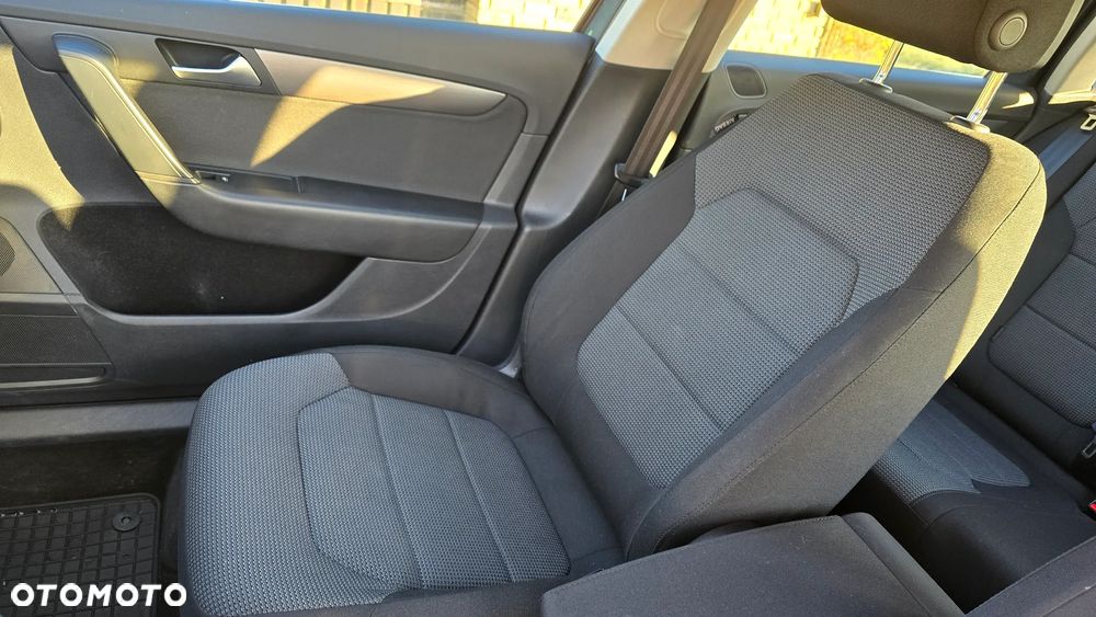 Volkswagen Passat Variant 2.0 TDI DSG BlueMotion Technology Business Edition - 22