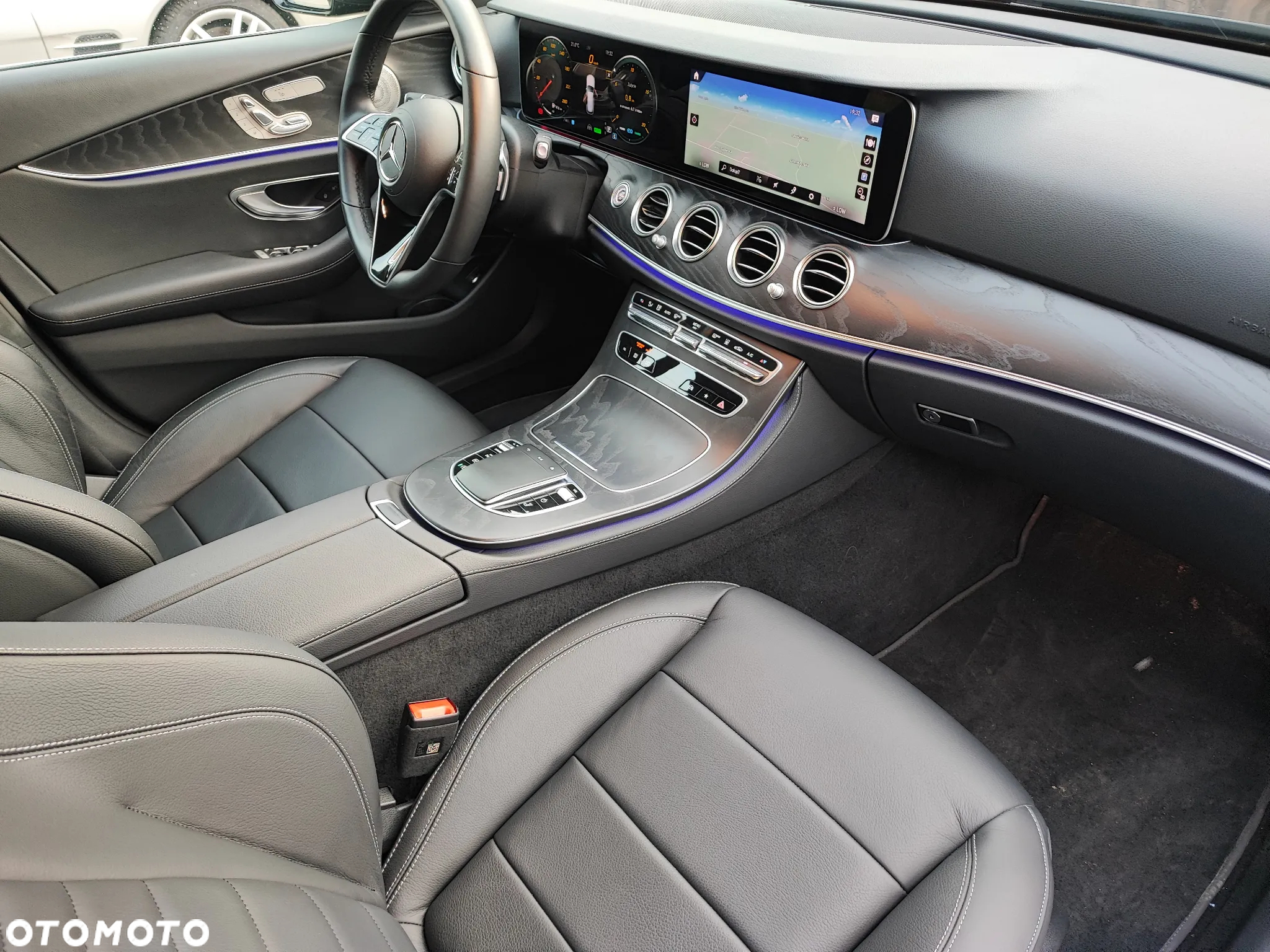 Mercedes-Benz Klasa E 220 d 4-Matic - 4
