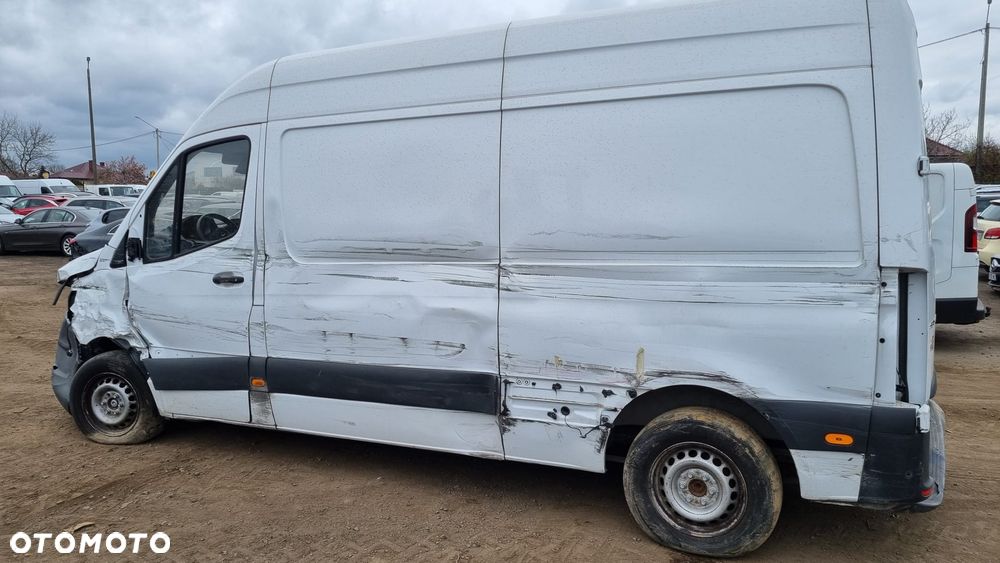 Mercedes-Benz Sprinter - 13