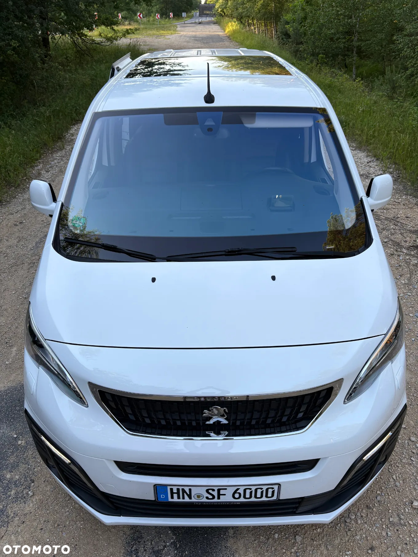 Peugeot Traveller L2 2.0 BlueHDi 180 S&S EAT8 Allure - 32