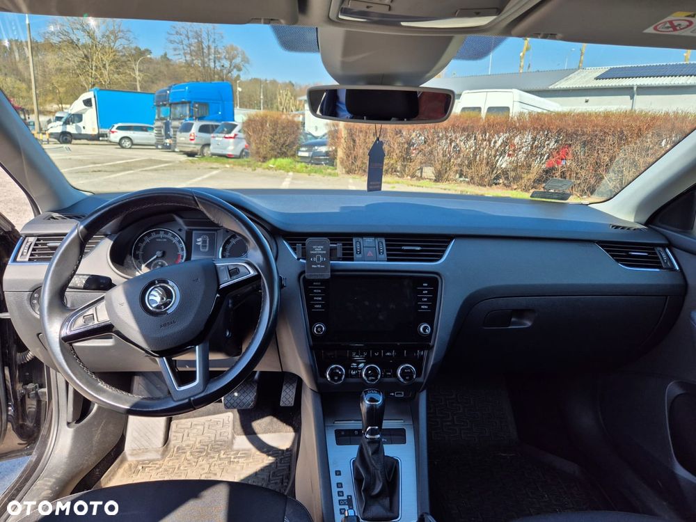 Skoda Octavia 2.0 TDI 4x4 Ambition DSG - 5