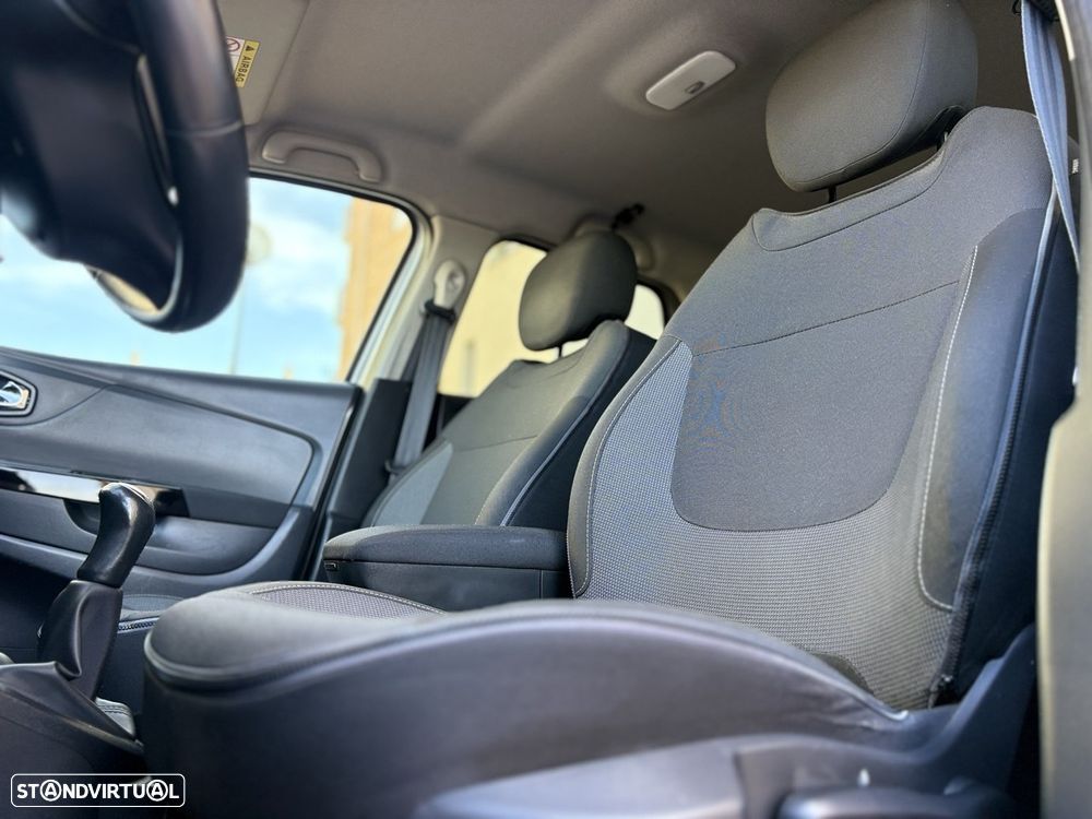Renault Captur 1.5 dCi Exclusive - 10