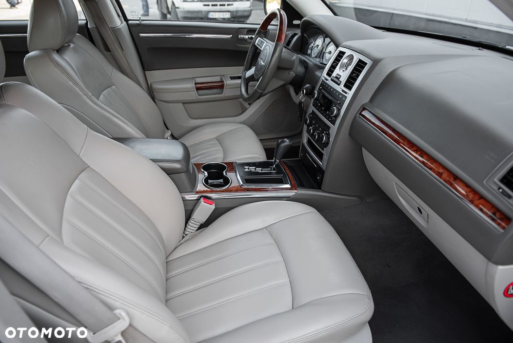 Chrysler 300C 3.5 AWD Automatik - 31