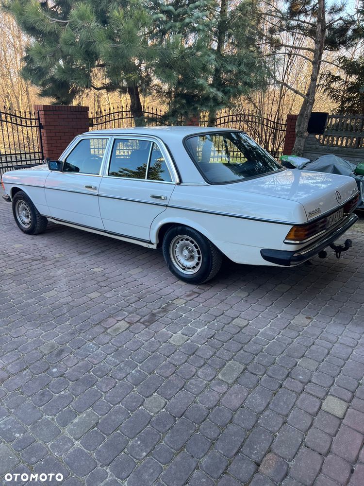 Mercedes-Benz W123 - 5