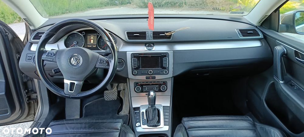 Volkswagen Passat 2.0 TDI Comfortline DSG - 16